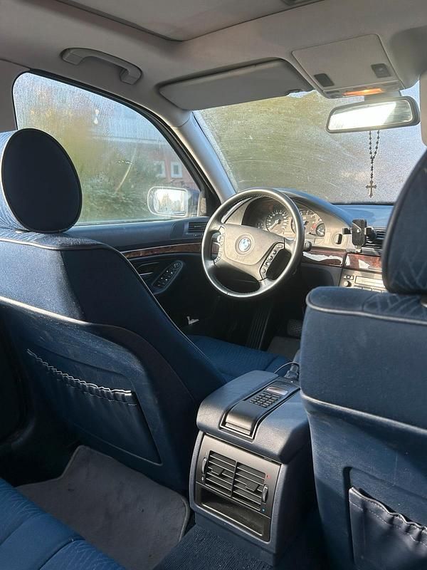 Gebraucht BMW 530 231 PS (169 kW) 2001 Blau Limousine
