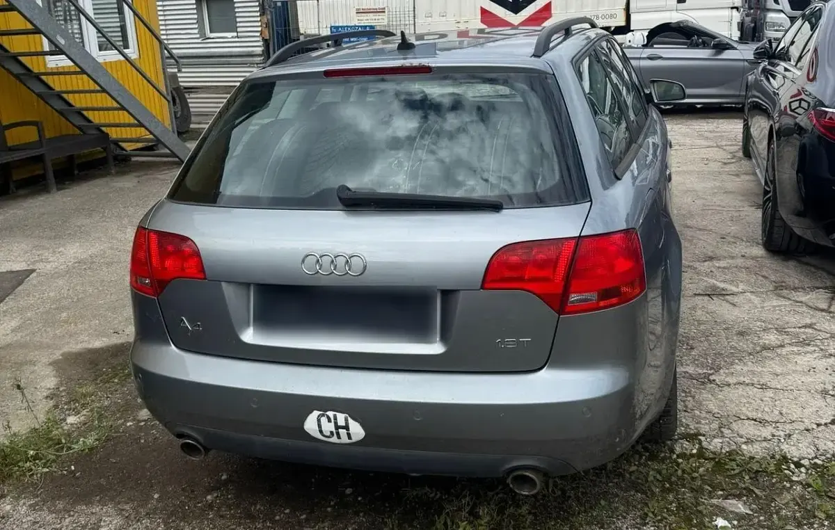 Gebraucht Audi A4 163 PS (119 kW) 2004 Grau Kombi