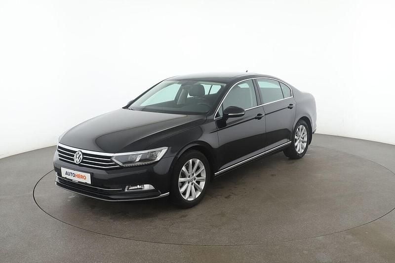 Schwarz Gebraucht 2018 VW Passat Highline Limousine | 18.470 € (Fairer Preis) - Bild 1/3