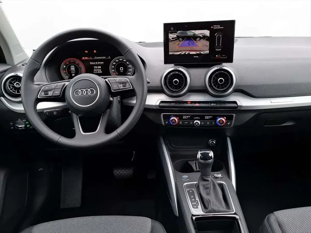 Neu Audi Q2 S-Line 150 PS (110 kW) 2025 Progressivrot metallic SUV