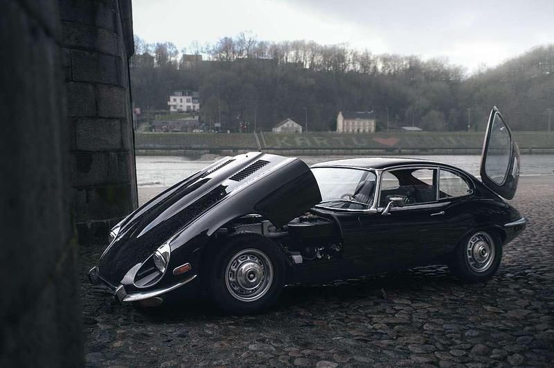 Second-hand Jaguar E-Type 615 CP (452 kW) 1971 Negru