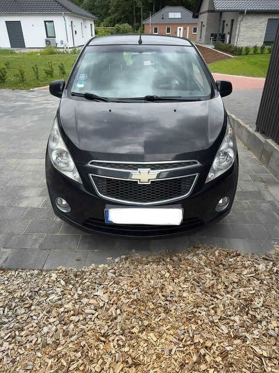 Schwarz Gebraucht 2010 Chevrolet Spark Kleinwagen | 800 € (Superpreis) - Bild 1/2