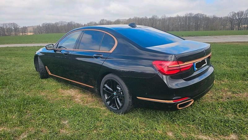 Gebraucht BMW 750 450 PS (330 kW) 2016 Schwarz Limousine