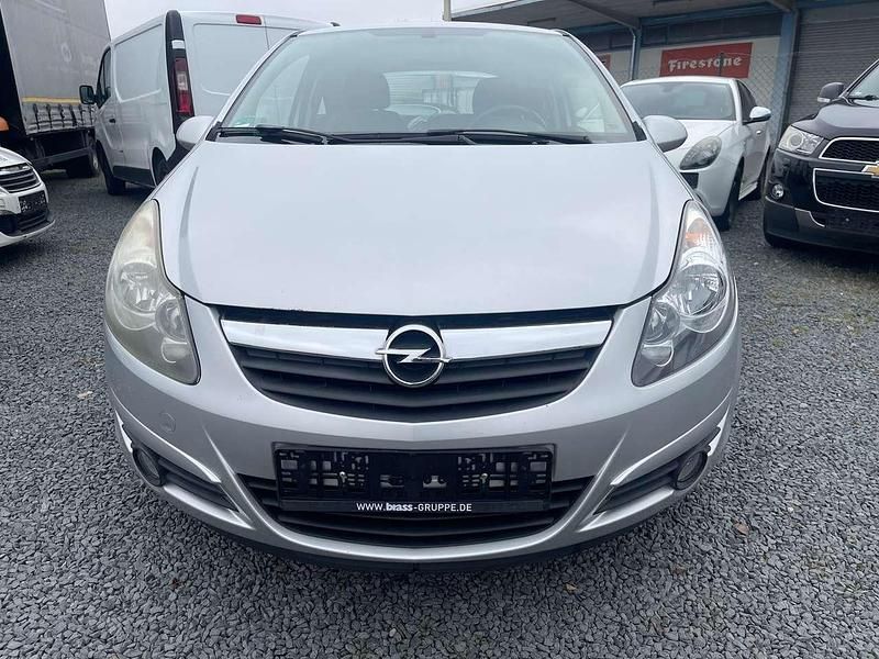 Gebraucht Opel Corsa Innovation 90 PS (66 kW) 2009 Starsilber iii m2 Kleinwagen