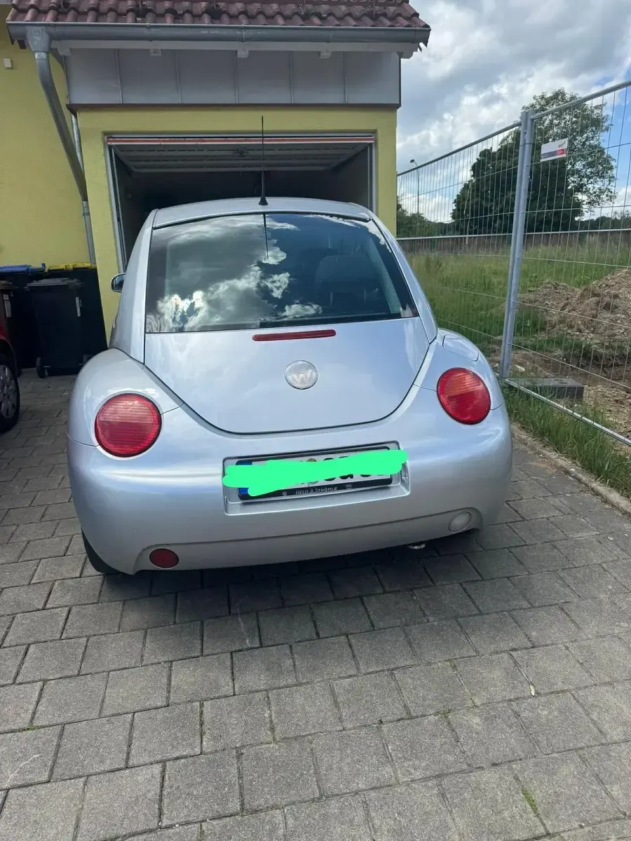 Gebraucht VW New Beetle 101 PS (74 kW) 2003 Silber Kleinwagen