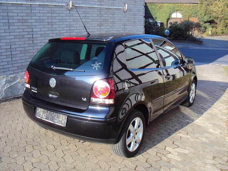 Gebraucht VW Polo 80 PS (58 kW) 2009 Schwarz Kleinwagen