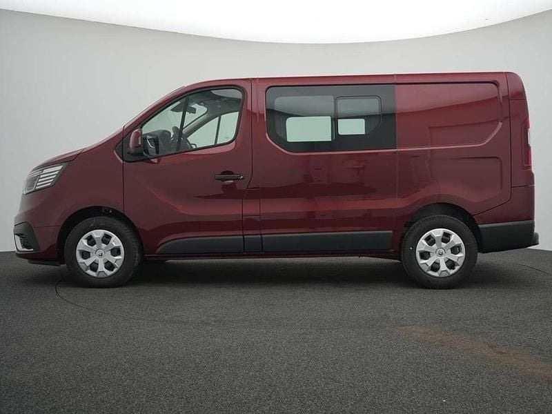 Gebraucht Renault Trafic Komfort 150 PS (110 kW) 2024 Karminrot Van / Kleinbus
