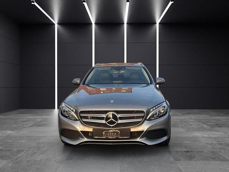 Gebraucht Mercedes C300 245 PS (180 kW) 2015 Silber Limousine
