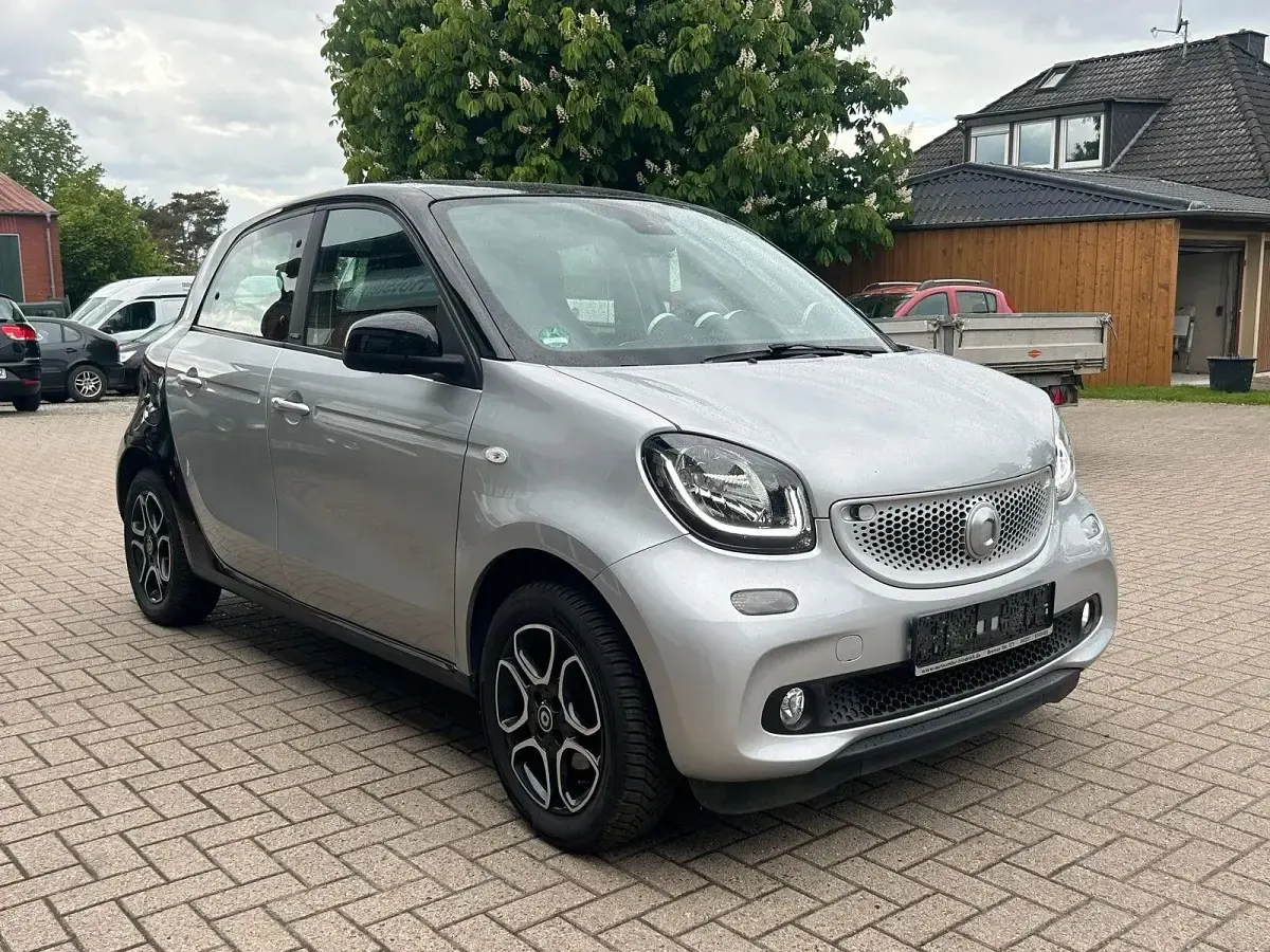 Używany Smart ForFour Prime 71 KM (52 kW) 2014 Srebrny Hatchback
