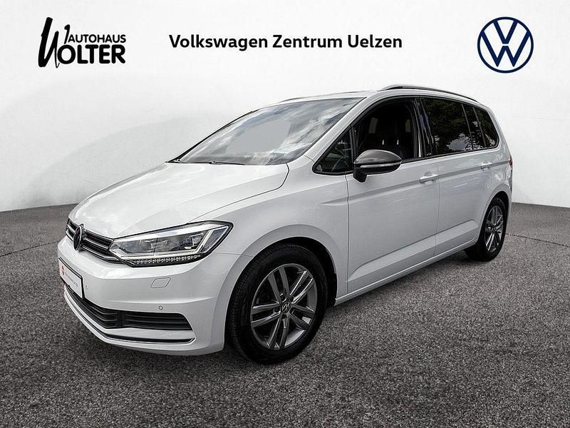 Pure white Gebraucht 2021 VW Touran Active Van / Kleinbus | 29.870 € (Etwas zu teuer) - Bild 1/4