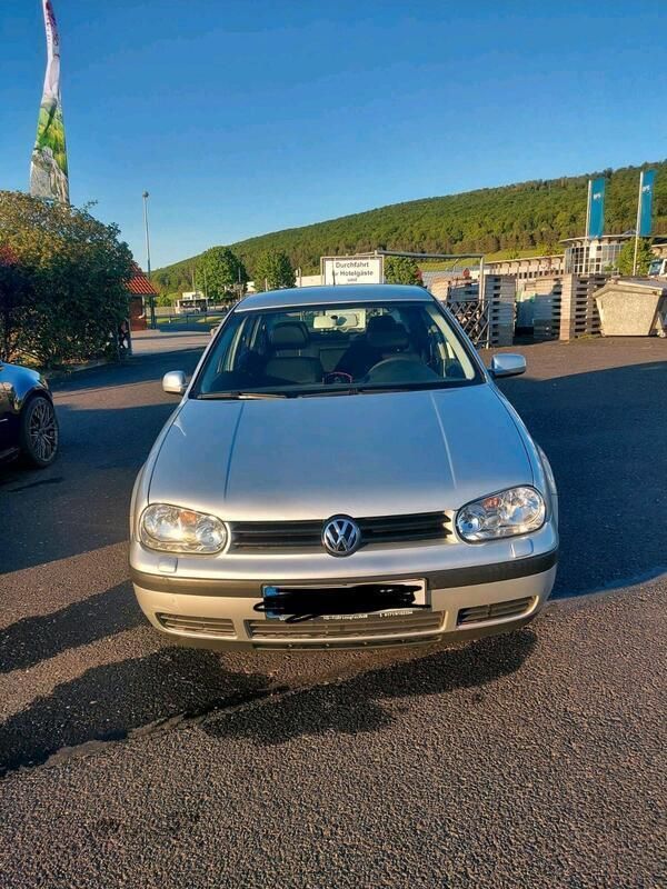 Silber Gebraucht 2003 VW Golf IV Kleinwagen | 2.650 € (Etwas zu teuer) - Bild 1/4