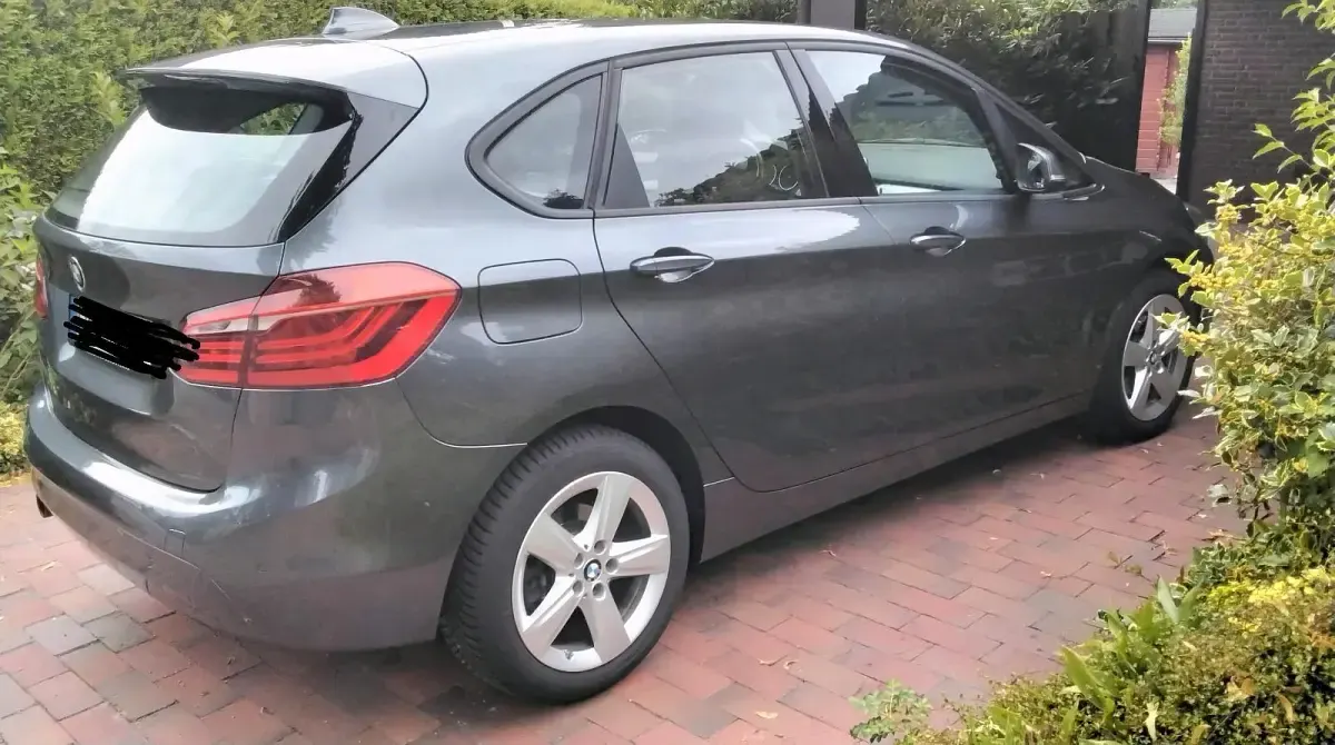 Gebraucht BMW 218 Active Tourer 136 PS (100 kW) 2016 Grau Van / Kleinbus