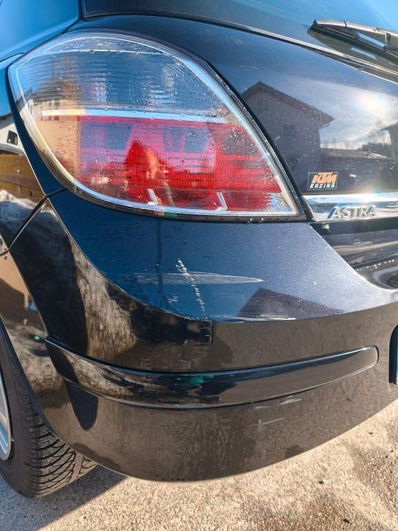 Gebraucht Opel Astra 90 PS (66 kW) 2009 Schwarz Limousine