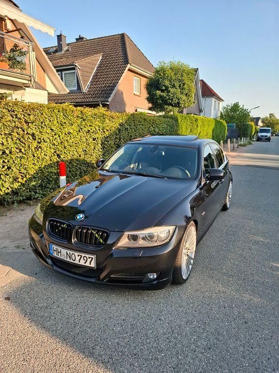 Schwarz Gebraucht 2009 BMW 325 Performance Limousine | 8.200 € (Fairer Preis) - Bild 1/4
