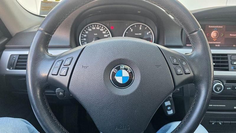 Gebraucht BMW 320 163 PS (119 kW) 2007 Silber Limousine