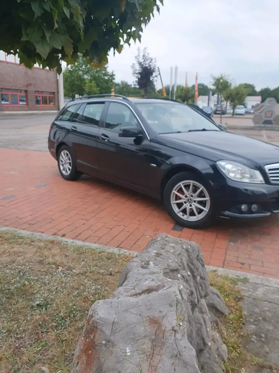 Gebraucht Mercedes C220 170 PS (125 kW) 2012 Schwarz Kombi