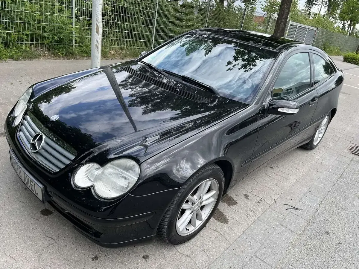Gebraucht Mercedes C200 163 PS (119 kW) 2003 Schwarz Coupé