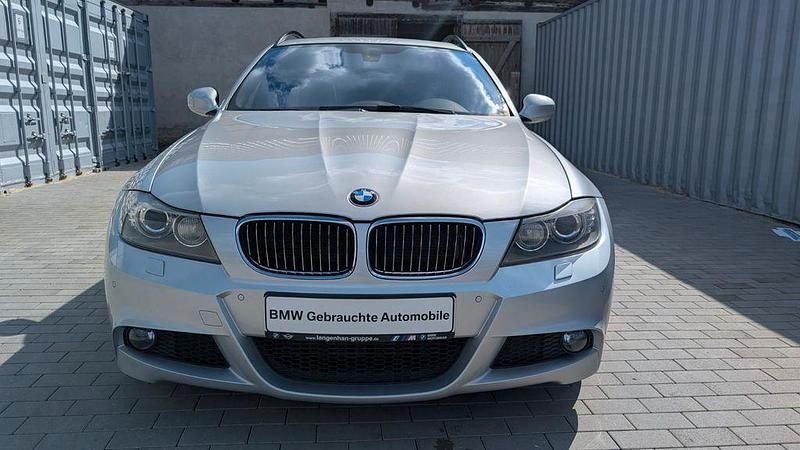 Silber Gebraucht 2009 BMW 325 M Sport Kombi | 11.500 € (Etwas zu teuer) - Bild 1/4