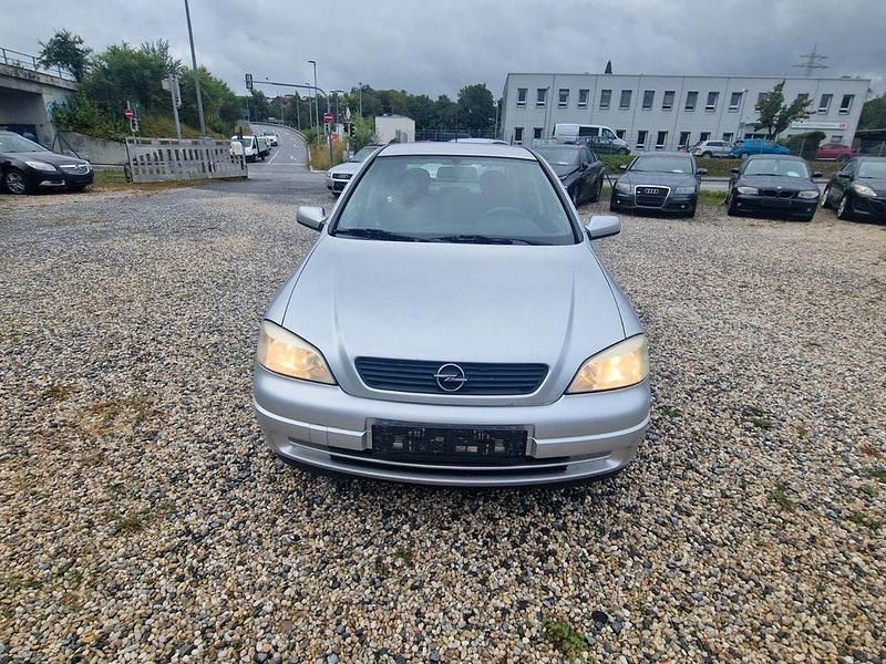 Grau Gebraucht 2007 Opel Astra Coupé | 1.900 € (Fairer Preis) - Bild 1/4