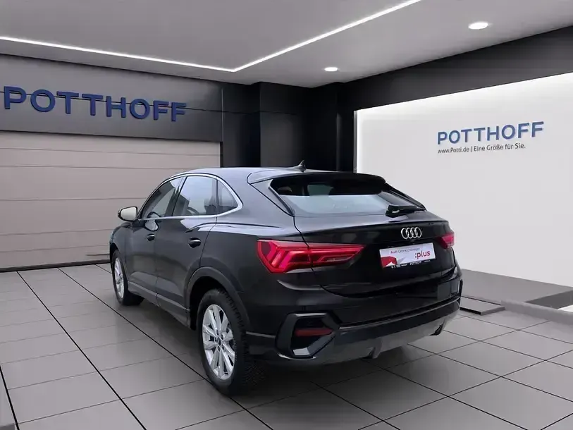 Gebraucht Audi Q3 Sportback Performance 150 PS (110 kW) 2025 Mythosschwarz metallic SUV