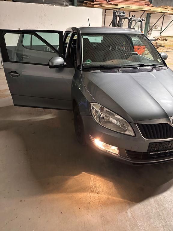Gebraucht Skoda Fabia Ambition 90 PS (66 kW) 2014 Grau Kleinwagen
