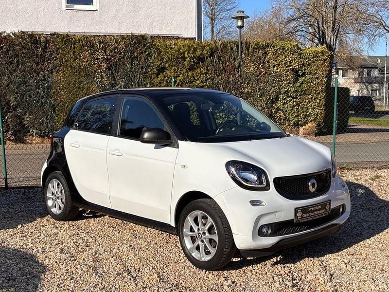Używany Smart ForFour Passion 71 KM (52 kW) 2017 Biały Hatchback