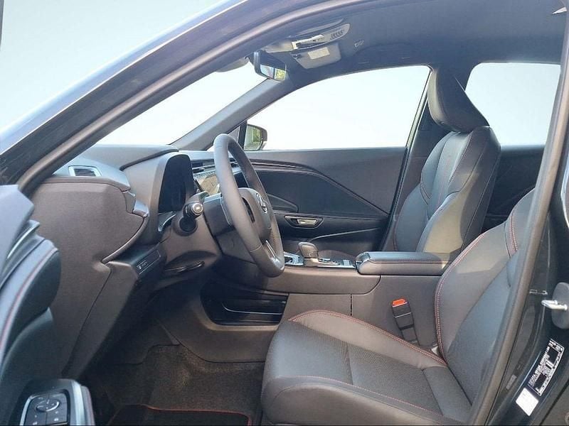 Neu Lexus LBX 136 PS (100 kW) 2025 Black mica / ink SUV