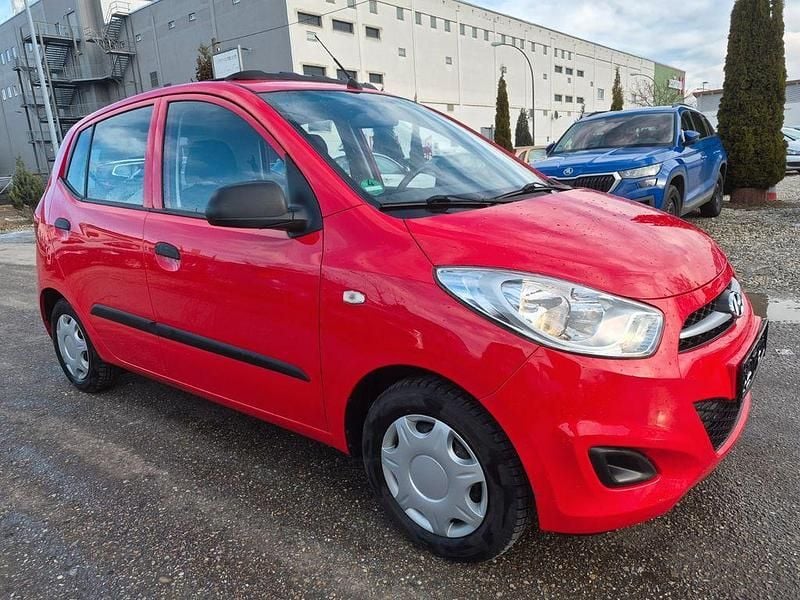 Gebraucht Hyundai i10 Edition 69 PS (50 kW) 2012 Rot Kleinwagen