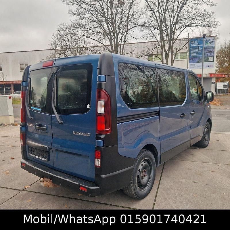 Gebraucht Renault Trafic Expression 140 PS (102 kW) 2015 Blau Van / Kleinbus