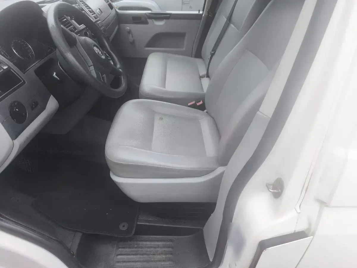 Second-hand VW Transporter 102 CP (75 kW) 2012 Alb Van