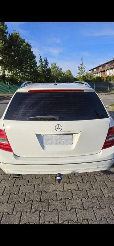 Weiß Gebraucht 2011 Mercedes C220 Kombi | 7.000 € (Teuer) - Bild 1/4