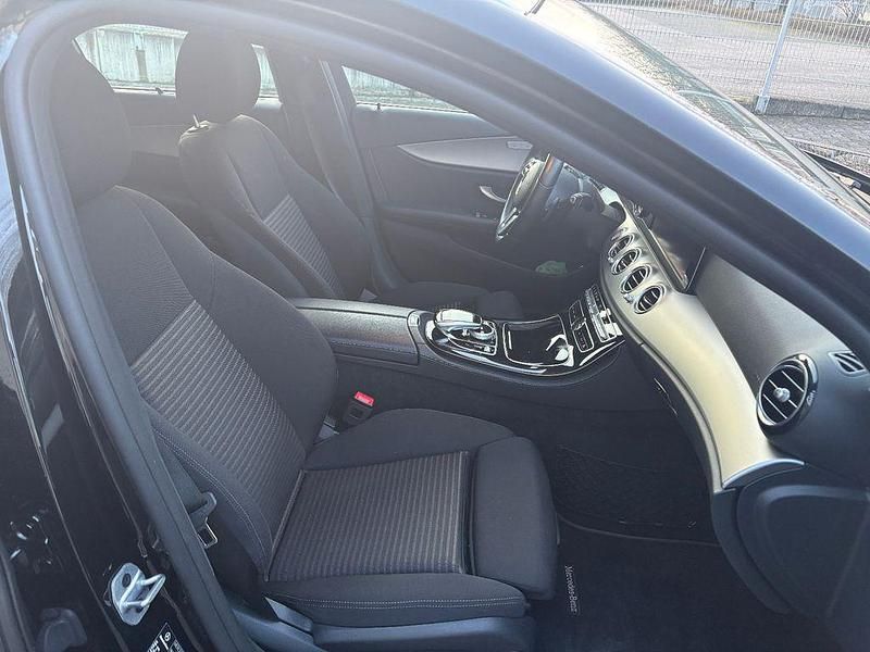 Gebraucht Mercedes E200 Avantgarde 197 PS (144 kW) 2020 Schwarz Kombi