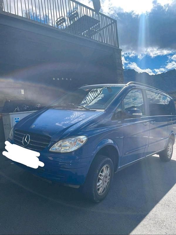 Blau Gebraucht 2025 Mercedes Viano Van / Kleinbus | 3.599 € - Bild 1/4