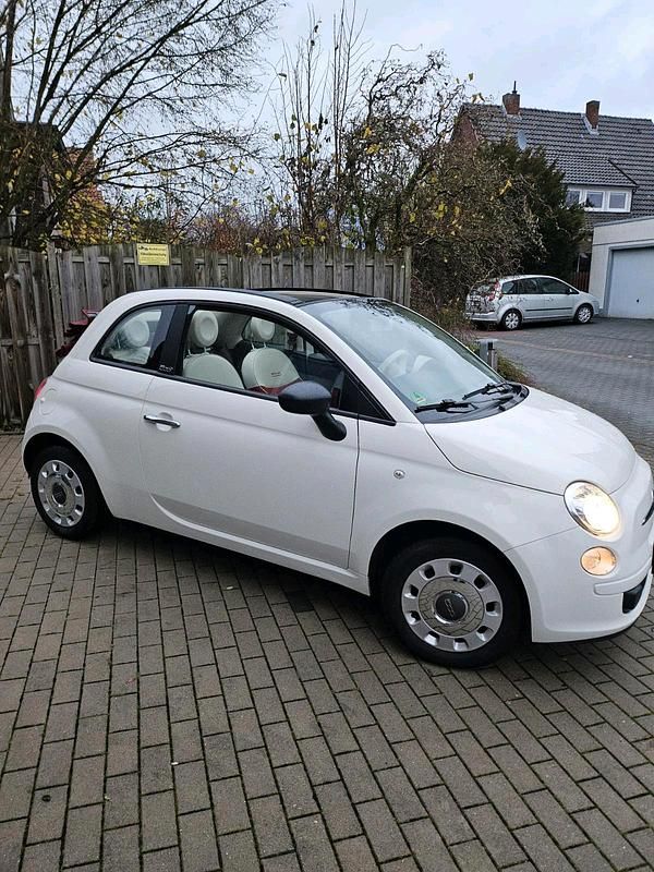 Weiß Gebraucht 2011 Fiat 500C Cabrio | 6.150 € (Fairer Preis) - Bild 1/4