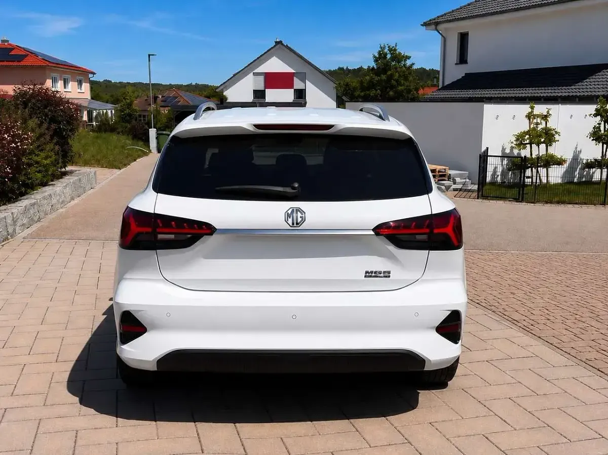 Gebraucht MG MG5 EV Luxury 130 kW (177 PS) 2022 Weiß Kombi