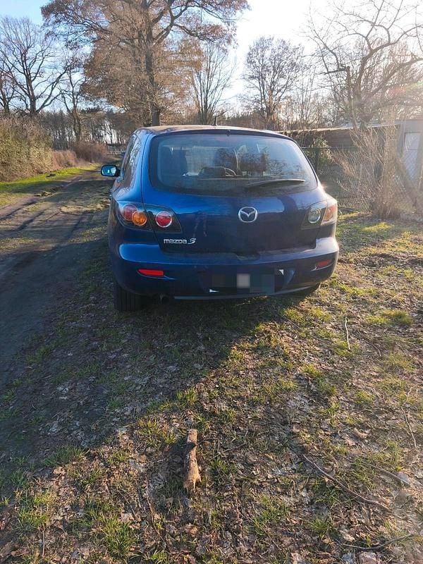 Usata Mazda 3 Active 105 CV (77 kW) 2006 Blu Berlina