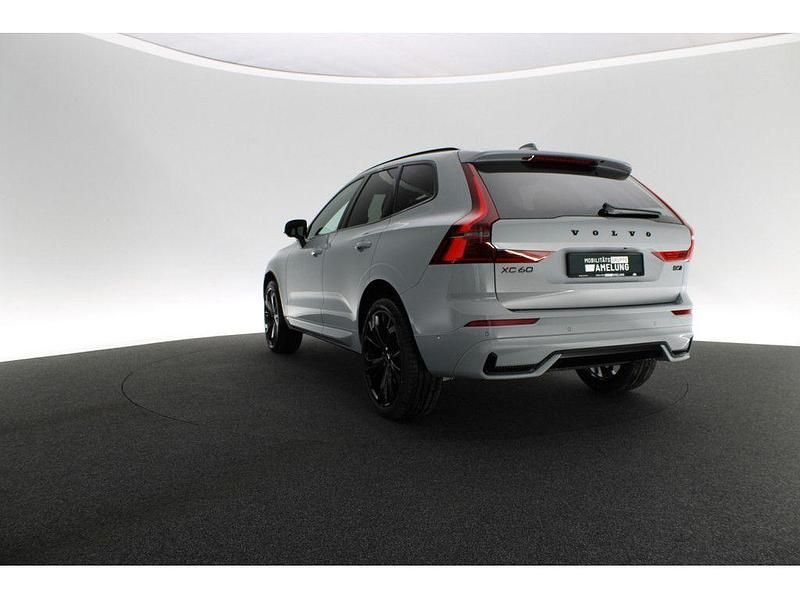 Neu Volvo XC60 Plus 250 PS (183 kW) 2026 Vapour grey SUV