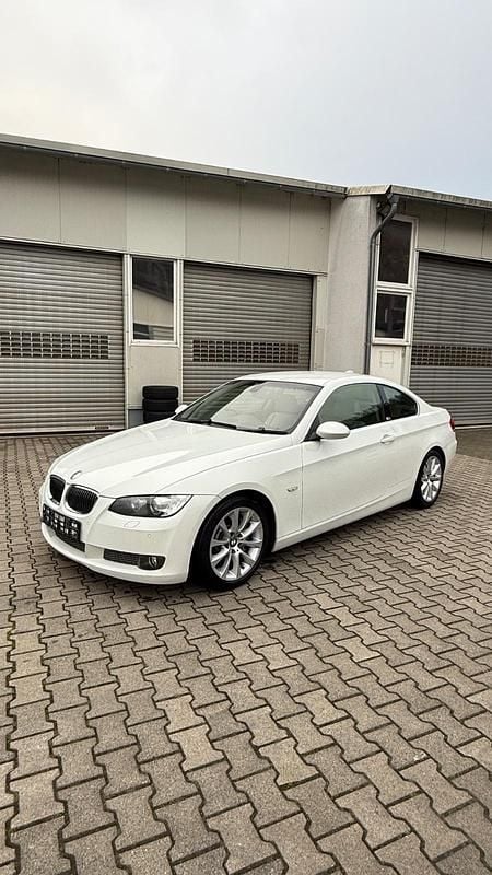 Weiß Gebraucht 2006 BMW 335 Basis Coupé | 14.999 € (Superpreis) - Bild 1/4