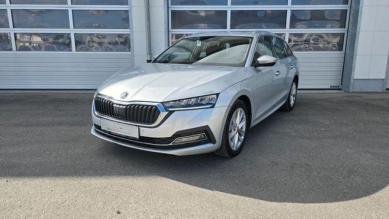 Gebraucht Skoda Octavia First Edition 150 PS (110 kW) 2021 Silber Kombi