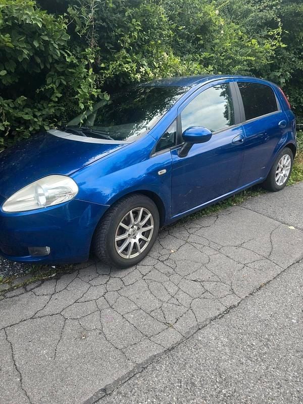 Blau Gebraucht 2008 Fiat Grande Punto Kleinwagen | 1.500 € (Superpreis) - Bild 1/2
