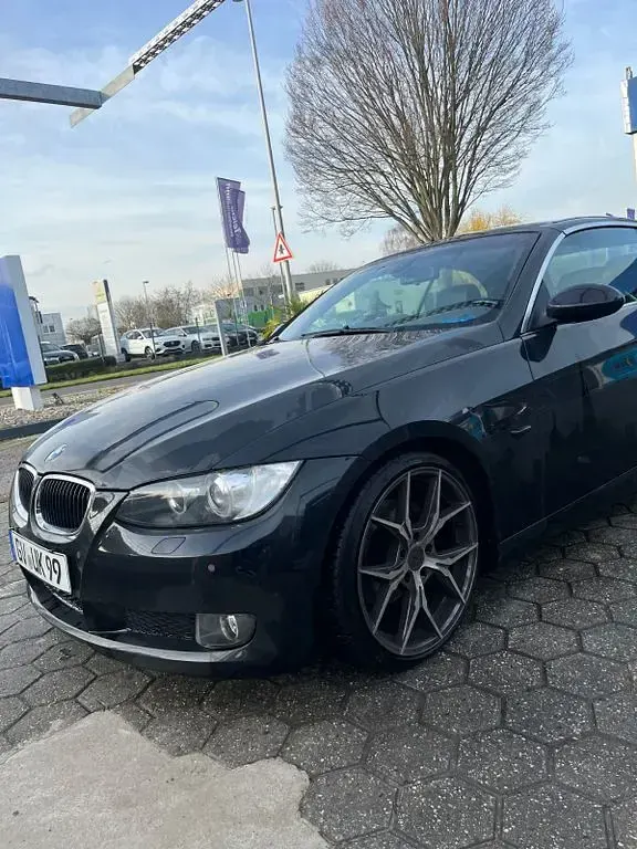Gebraucht BMW 320 Cabriolet 170 PS (125 kW) 2007 Schwarz Cabrio
