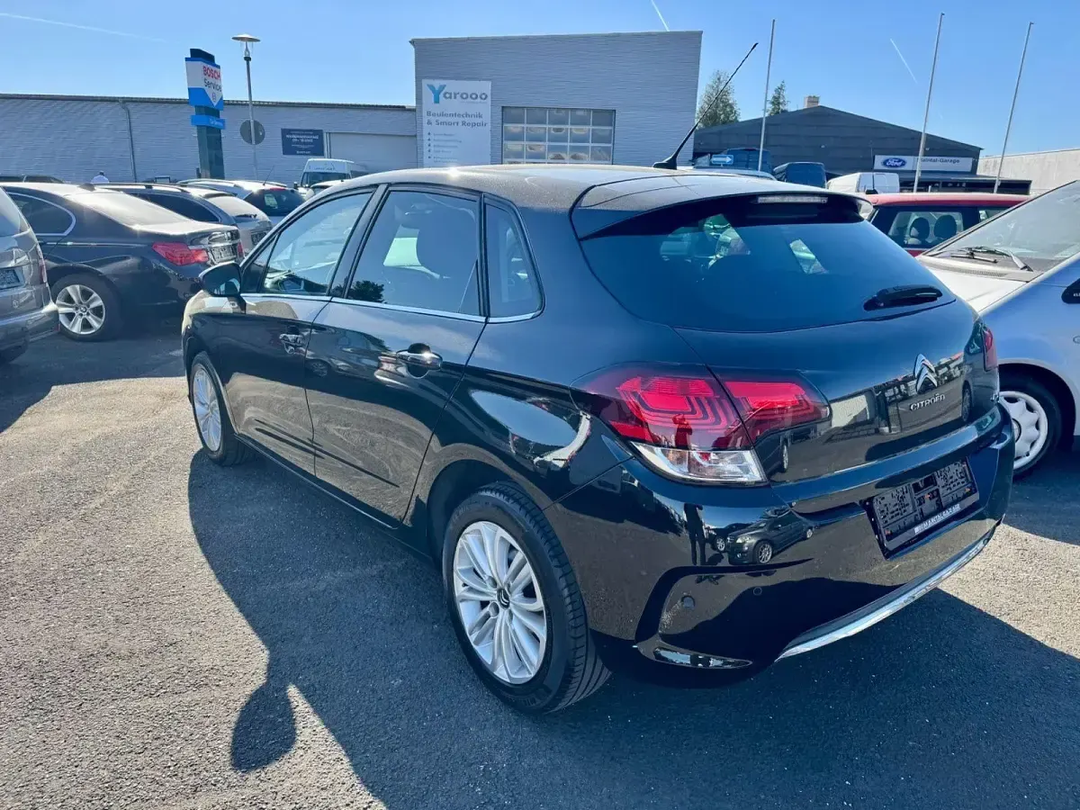 Gebraucht Citroën C4 PureTech 110 PS (80 kW) 2017 Schwarz Limousine