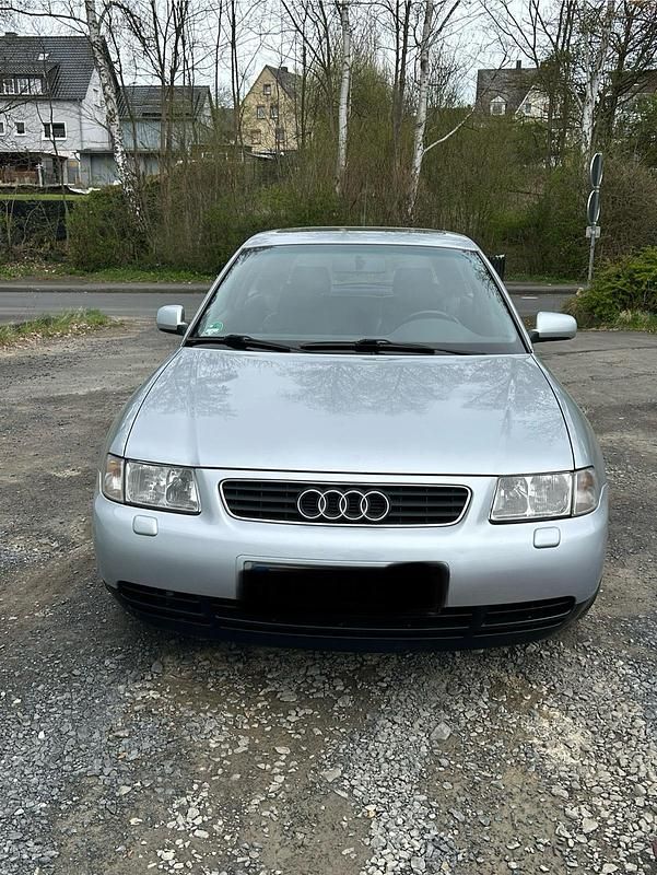 Gebraucht Audi A3 125 PS (91 kW) 1997 Silber Kleinwagen
