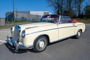 Beige Gebraucht 1960 Mercedes 220 SE Cabrio | 142.000 € - Bild 1/4