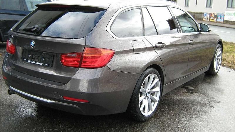 Gebraucht BMW 320 184 PS (135 kW) 2013 Havanna metallic Kombi