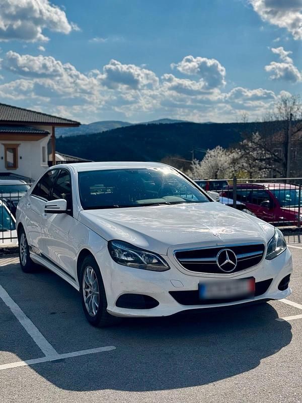 Second-hand Mercedes E200 139 CP (102 kW) 2015 Alb Berlinǎ