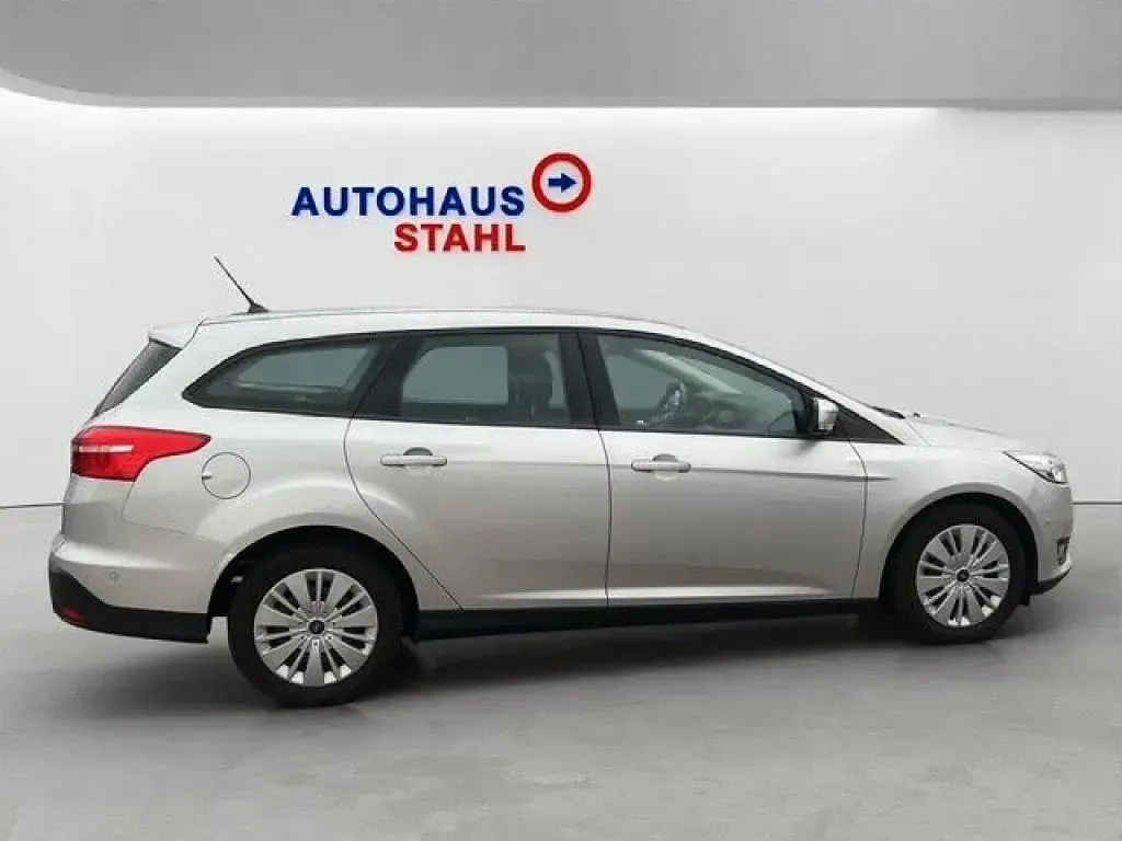 Gebraucht Ford Focus 101 PS (74 kW) 2018 Unbekannt (metallic) Kombi