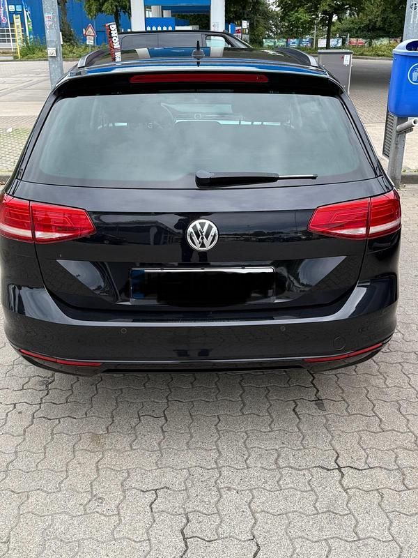 Schwarz Gebraucht 2017 VW Passat Kombi | 9.500 € (Superpreis) - Bild 1/4