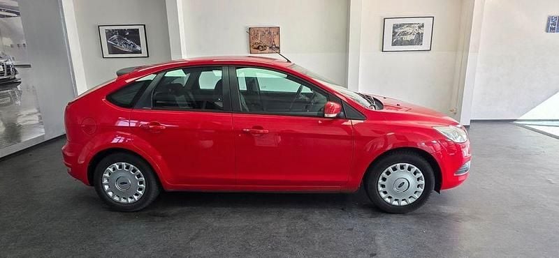 Gebraucht Ford Focus Titanium 101 PS (74 kW) 2011 Rot Limousine