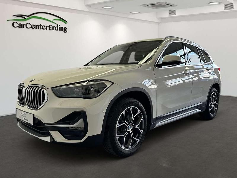Alpinweiss iii Gebraucht 2022 BMW X1 SUV | 30.790 € (Teuer) - Bild 1/4